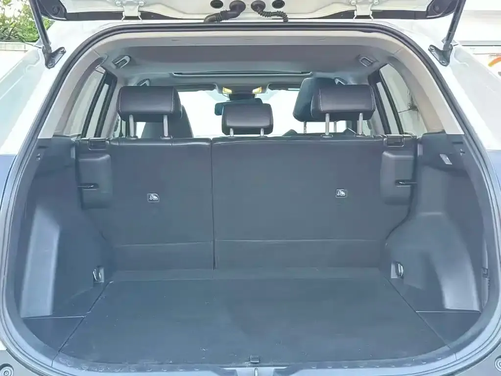 Toyota RAV4 — фото 4
