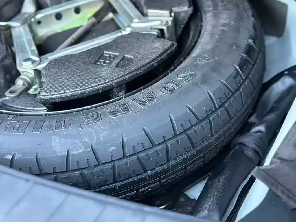 Toyota RAV4 — фото 8