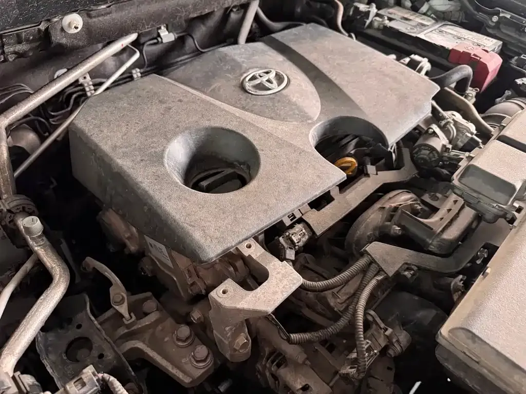 Toyota RAV4 — фото 9