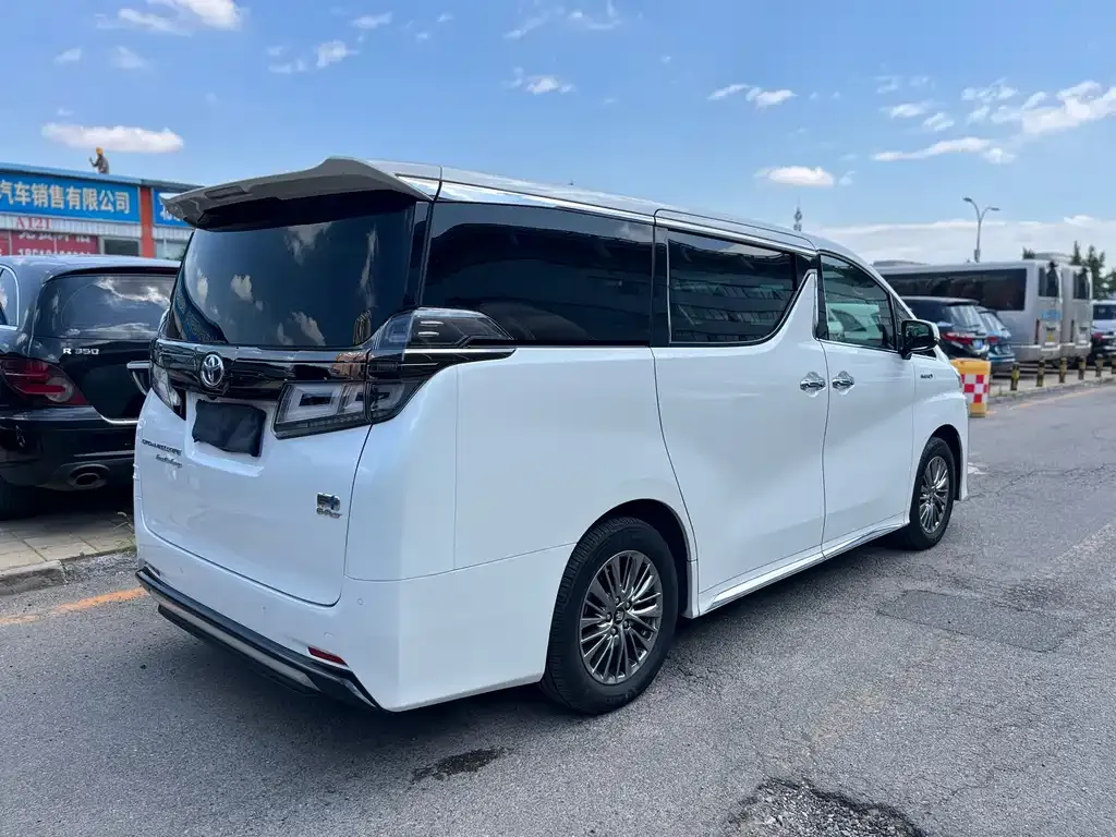 Toyota Vellfire — фото 9