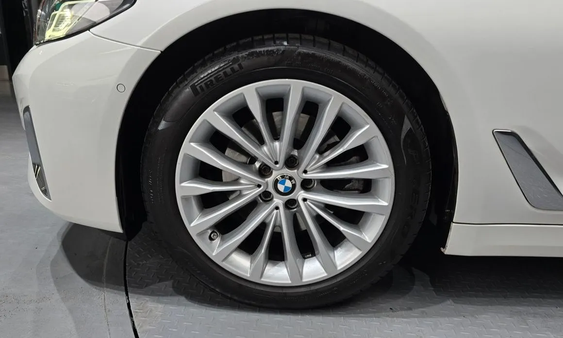 BMW 5-Series 2023 из KR, фото 10