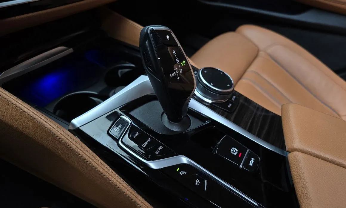 BMW 5-Series 2023 из KR, фото 2