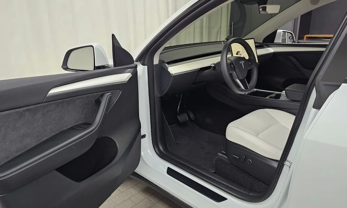 Tesla Model Y 2024 из KR, фото 8