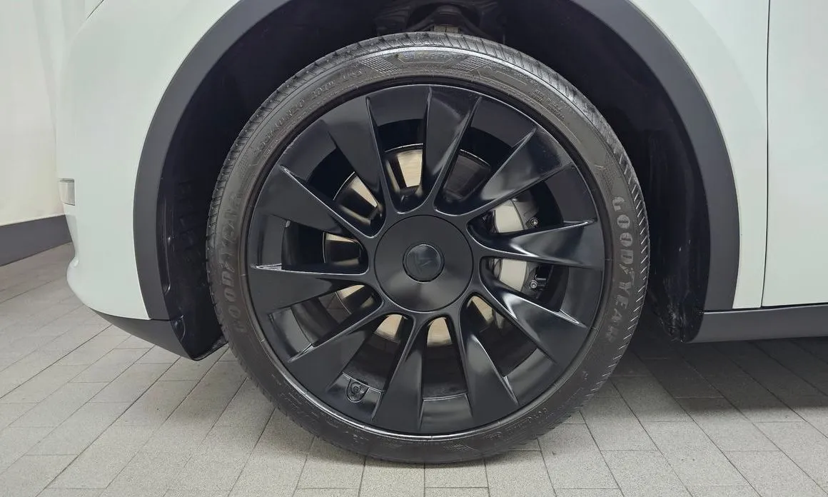 Tesla Model Y 2024 из KR, фото 7