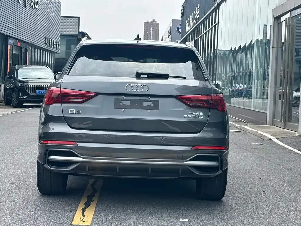 Audi Q3 — фото 10