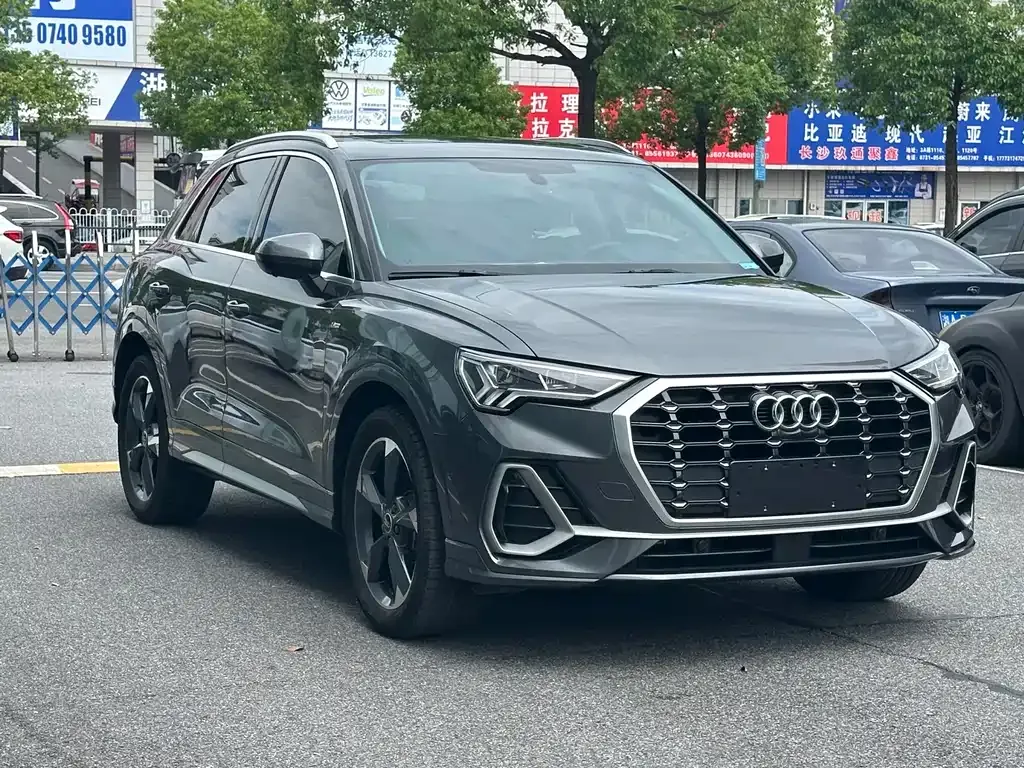 Audi Q3 — фото 8