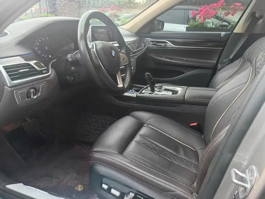 BMW 7 Series 2022 из CN, фото 3