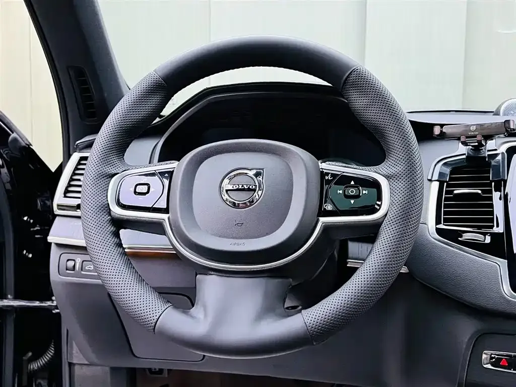 Volvo XC90 PHEV 2022 из CN, фото 8