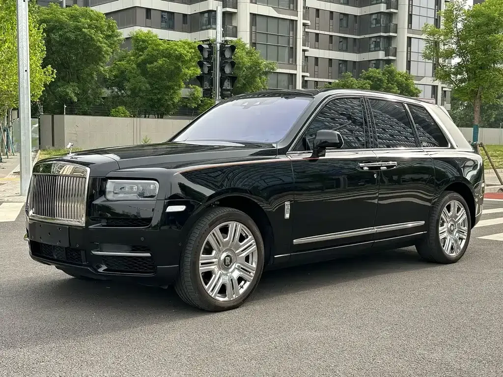 Rolls-Royce Cullinan — фото 1