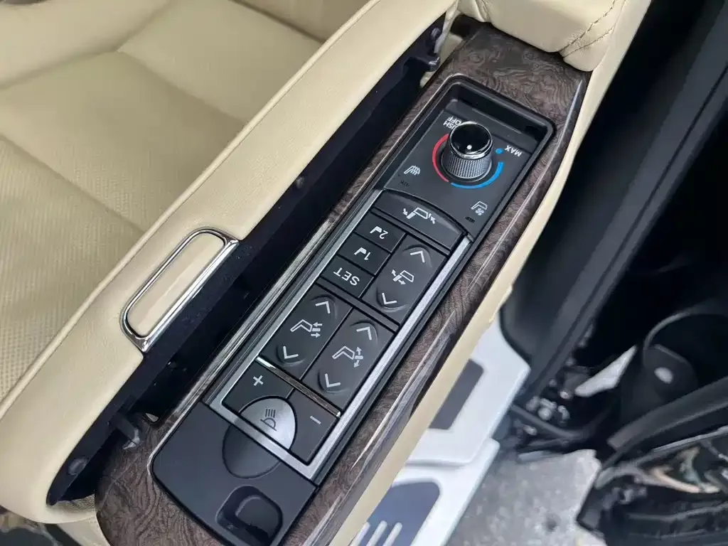 Toyota Alphard — фото 3