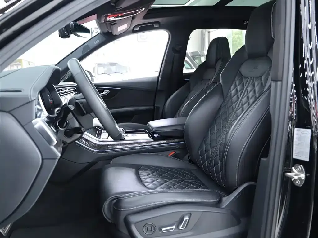 Audi SQ7 2024 из CN, фото 9