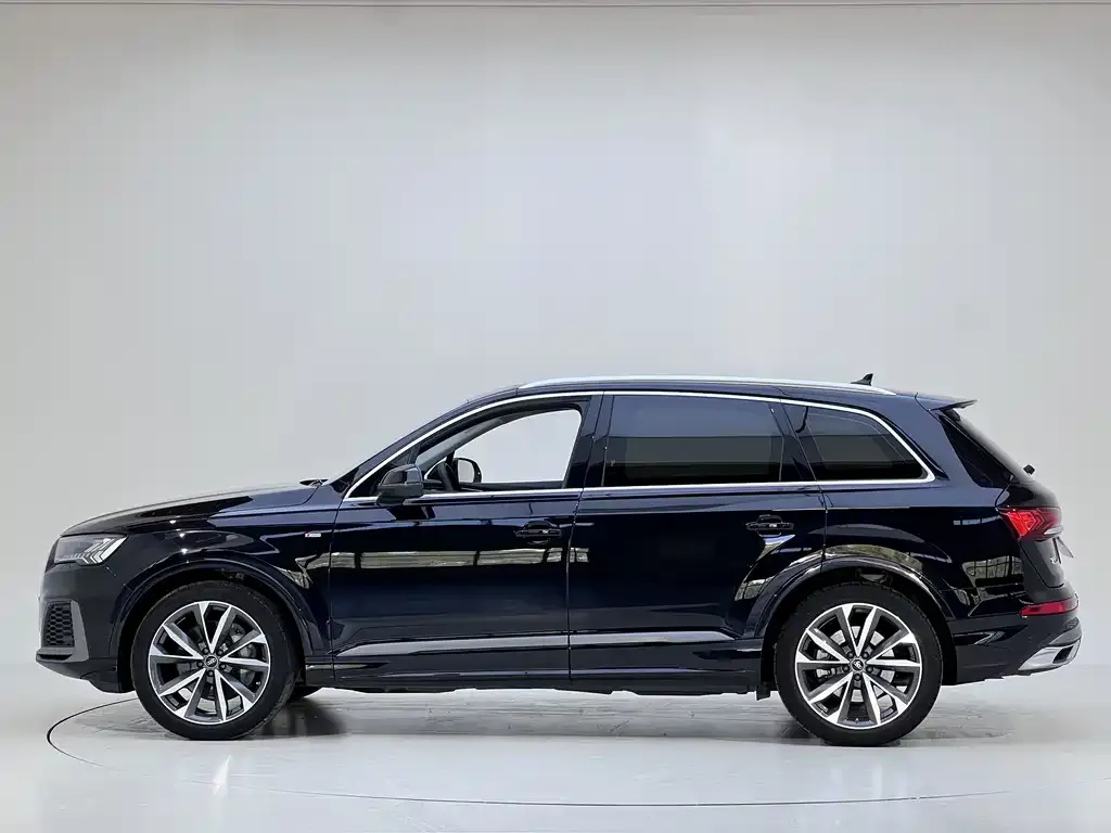 Audi Q7 — фото 6