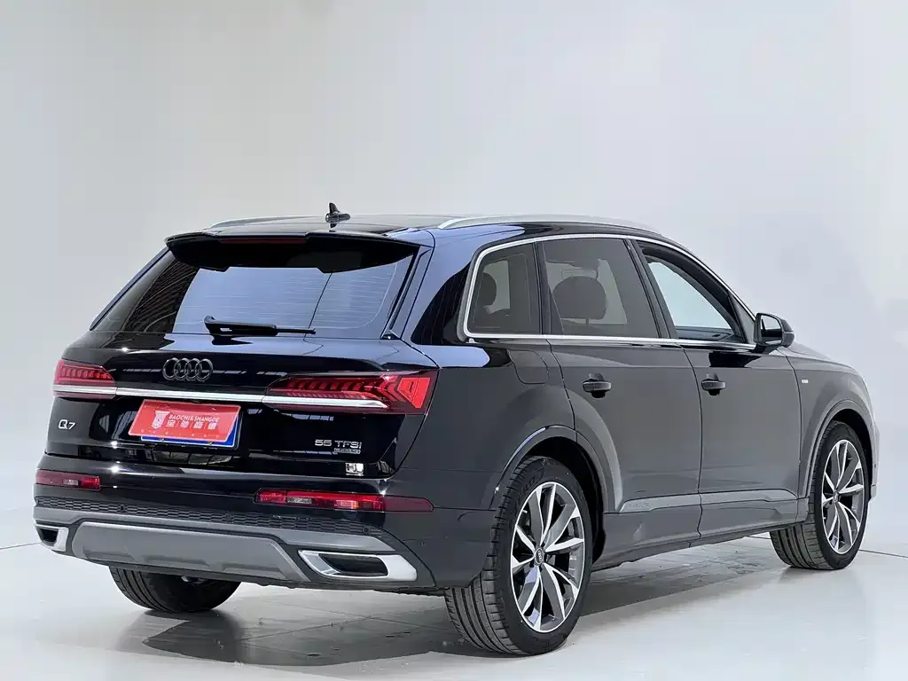 Audi Q7 — фото 9