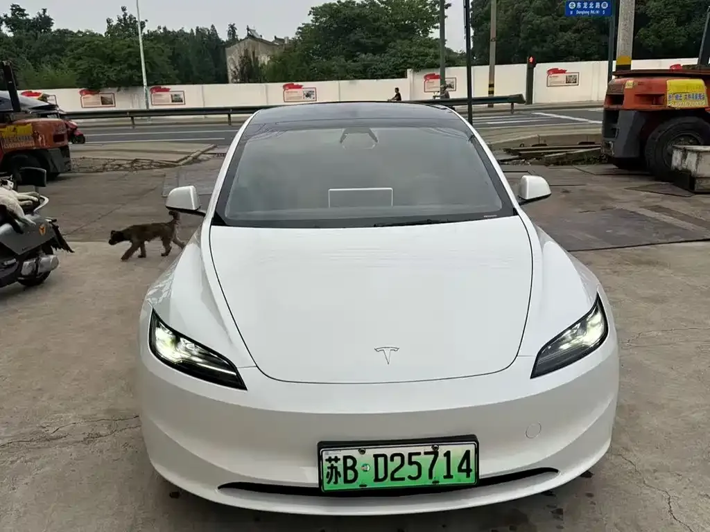 Tesla Model 3 — фото 10