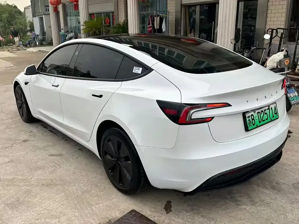 Tesla Model 3 — фото 8