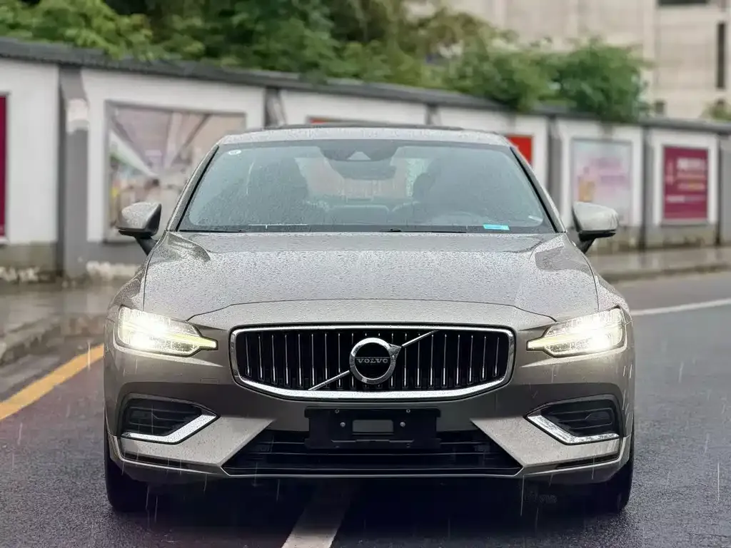 Volvo S60 — фото 2