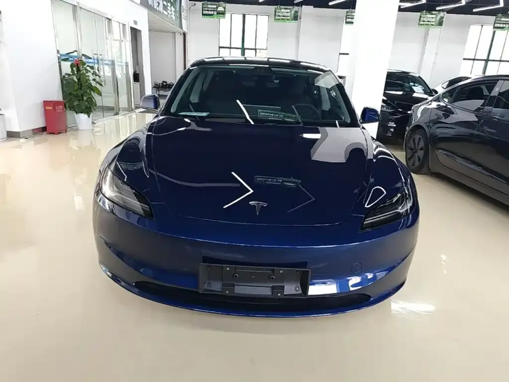 Tesla Model 3 — фото 9