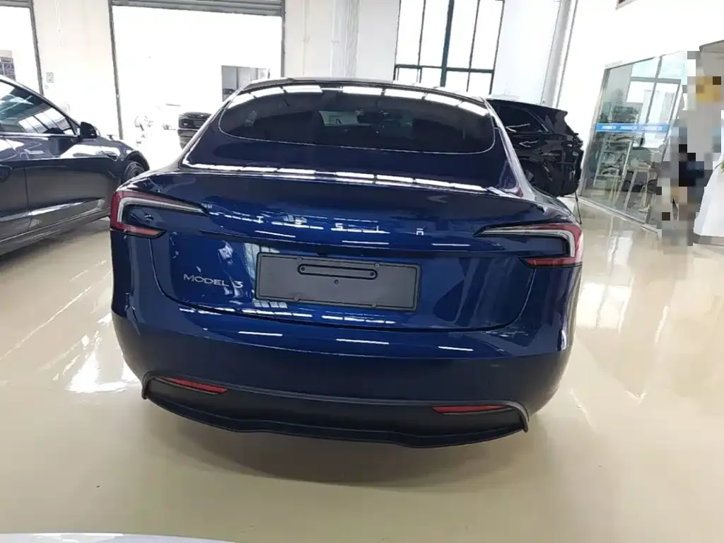 Tesla Model 3 — фото 6