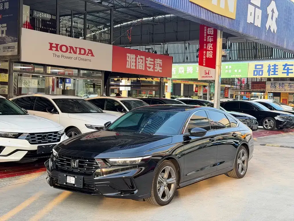 Honda Accord — фото 1