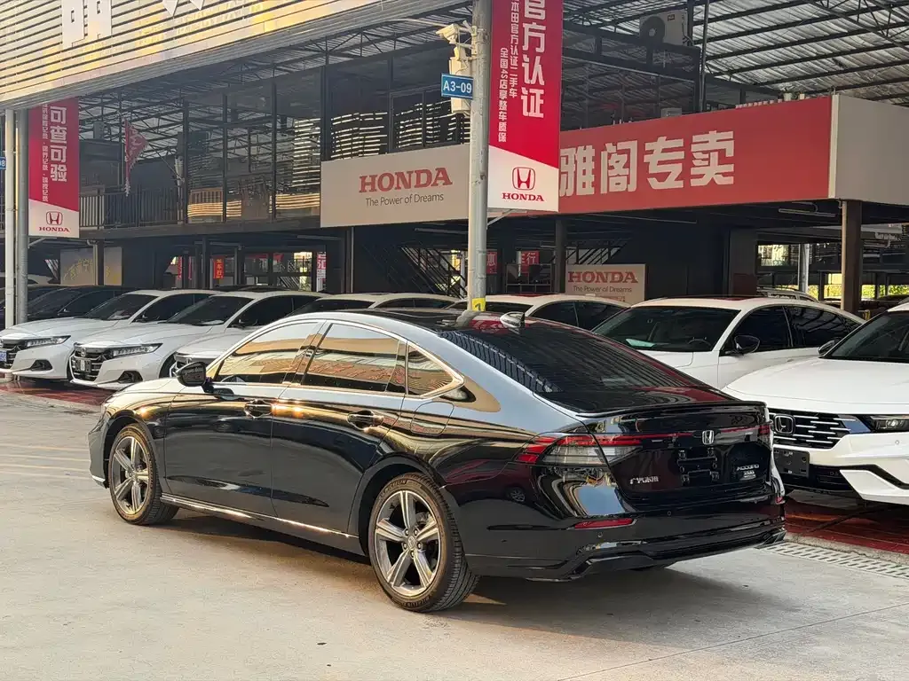 Honda Accord — фото 5