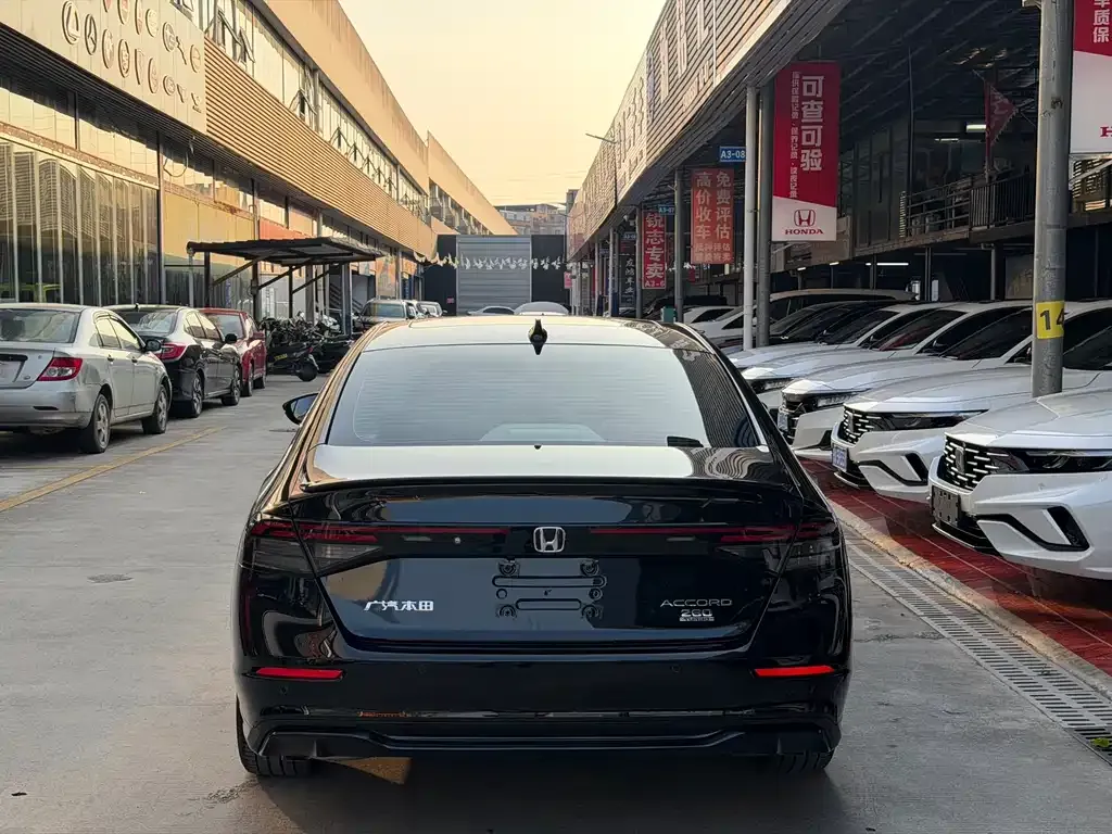 Honda Accord — фото 6