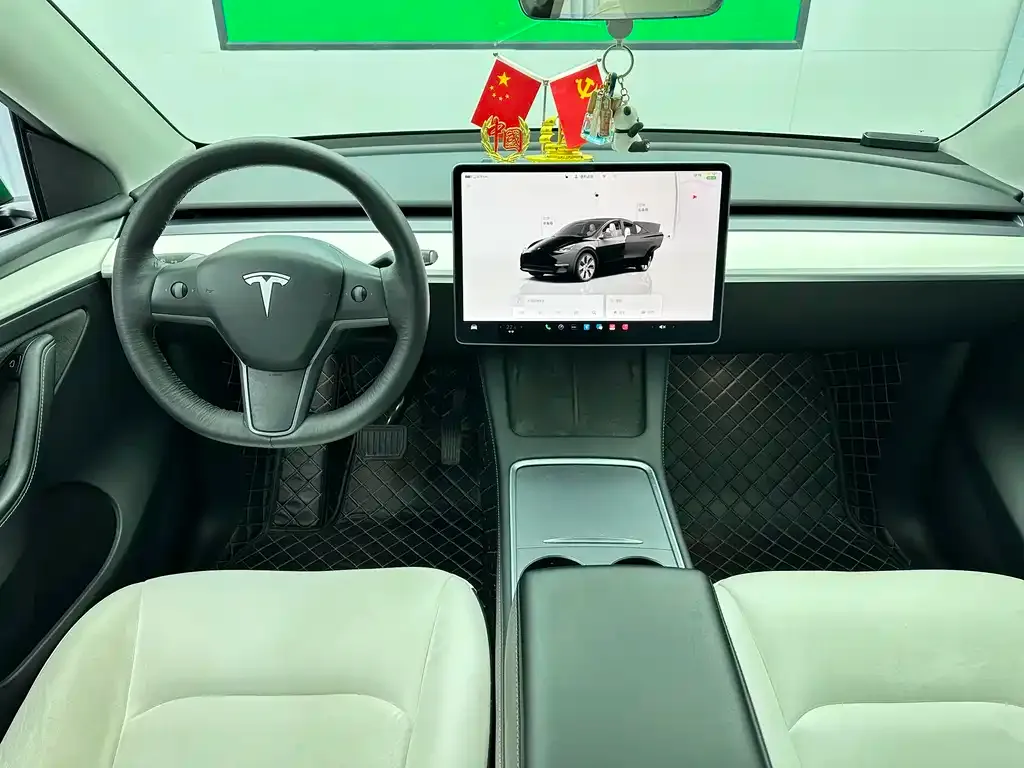 Tesla Model Y — фото 7