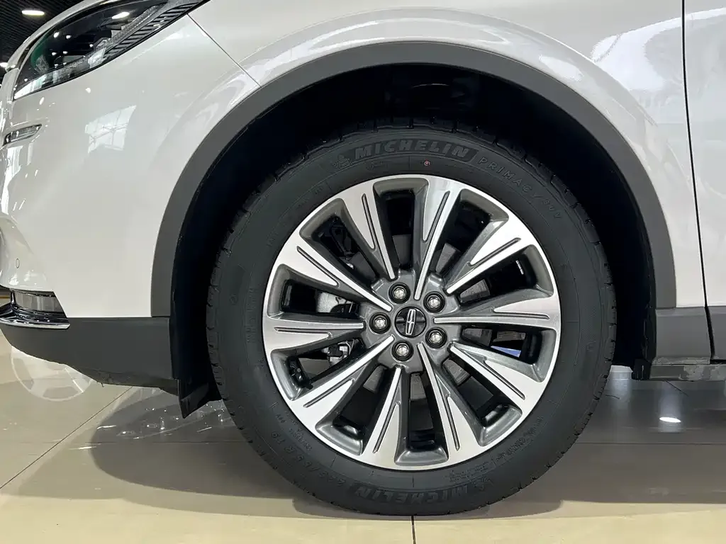 Lincoln Corsair — фото 10