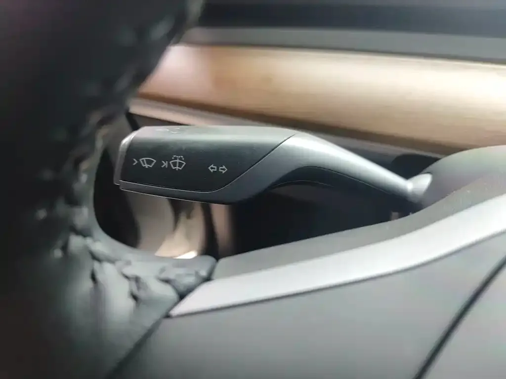 Tesla Model 3 — фото 10