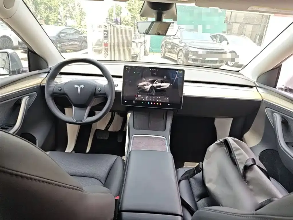 Tesla Model Y — фото 7