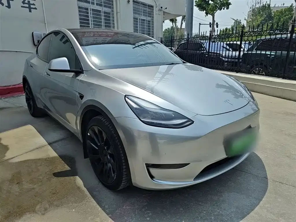 Tesla Model Y — фото 2