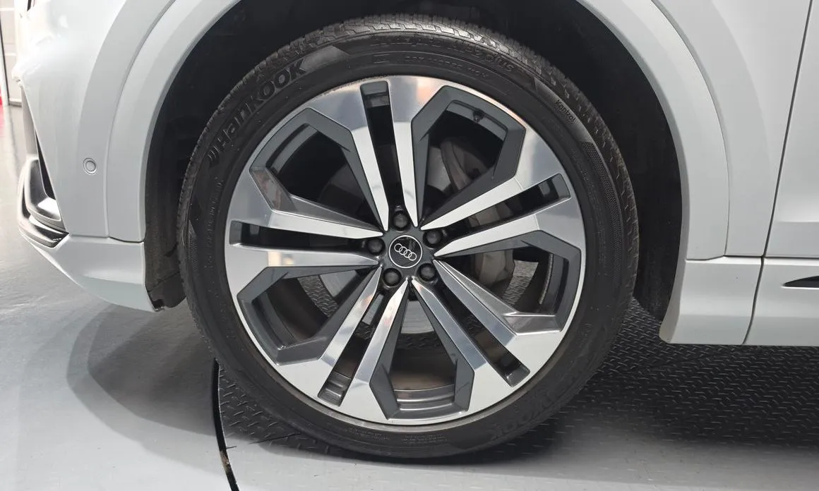 Audi Q8 2023 из KR, фото 5