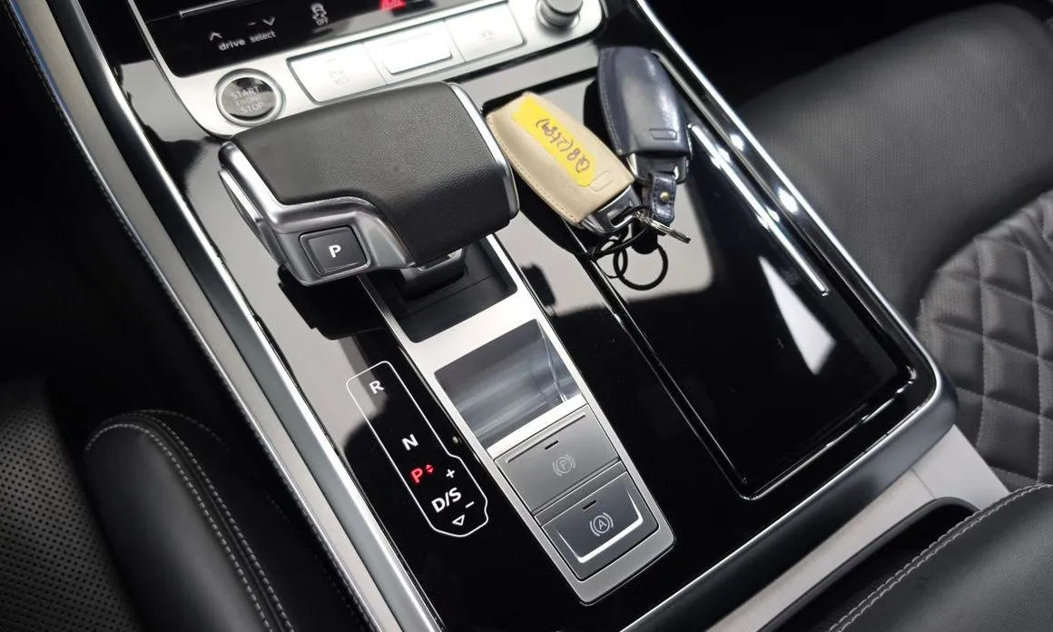 Audi Q8 2023 из KR, фото 4