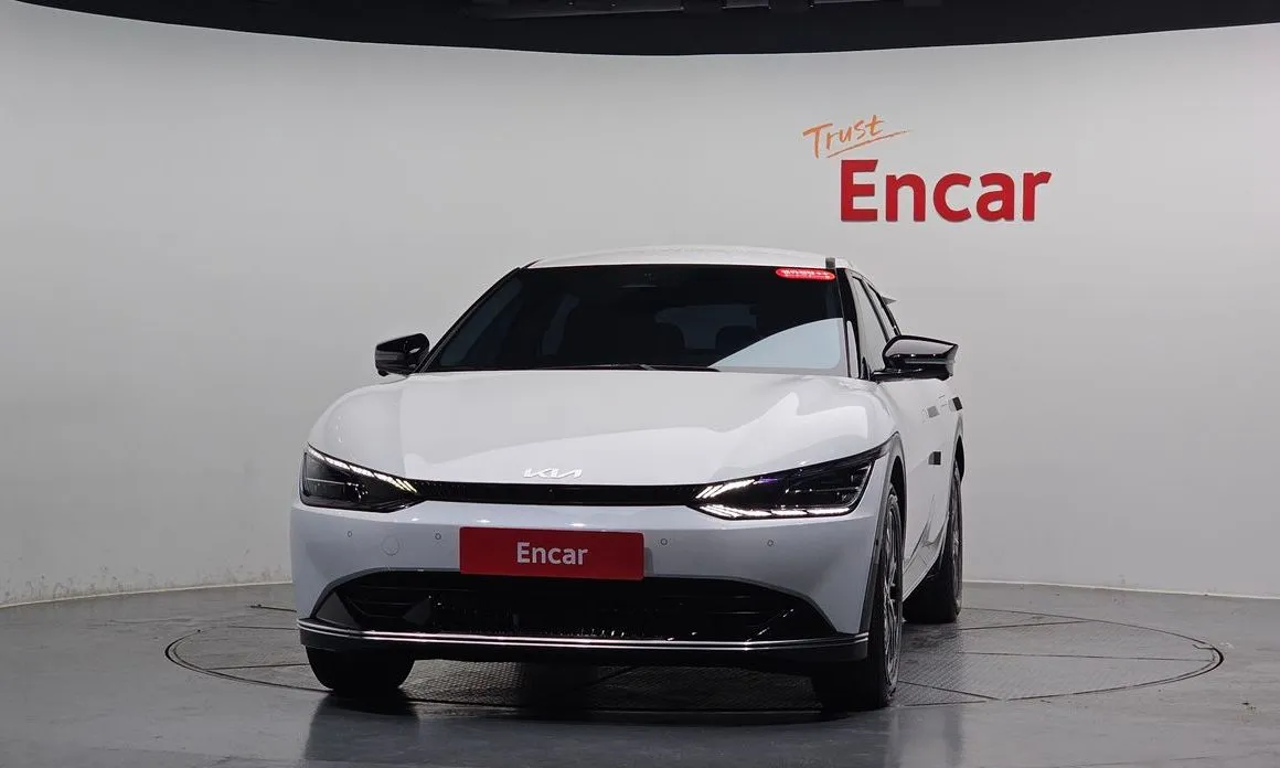 Kia EV6 2023 из KR, фото 2