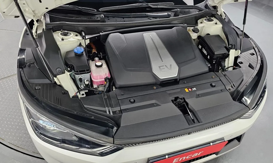 Kia EV6 2023 из KR, фото 8