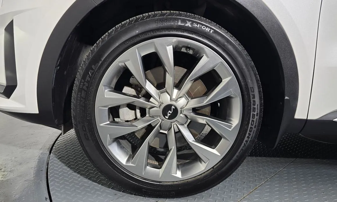 Kia Sorento — фото 8