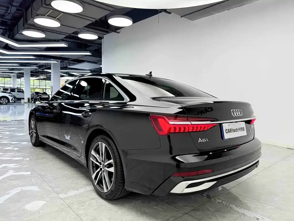 Audi A6L — фото 6
