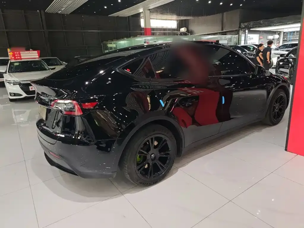 Tesla Model Y — фото 4