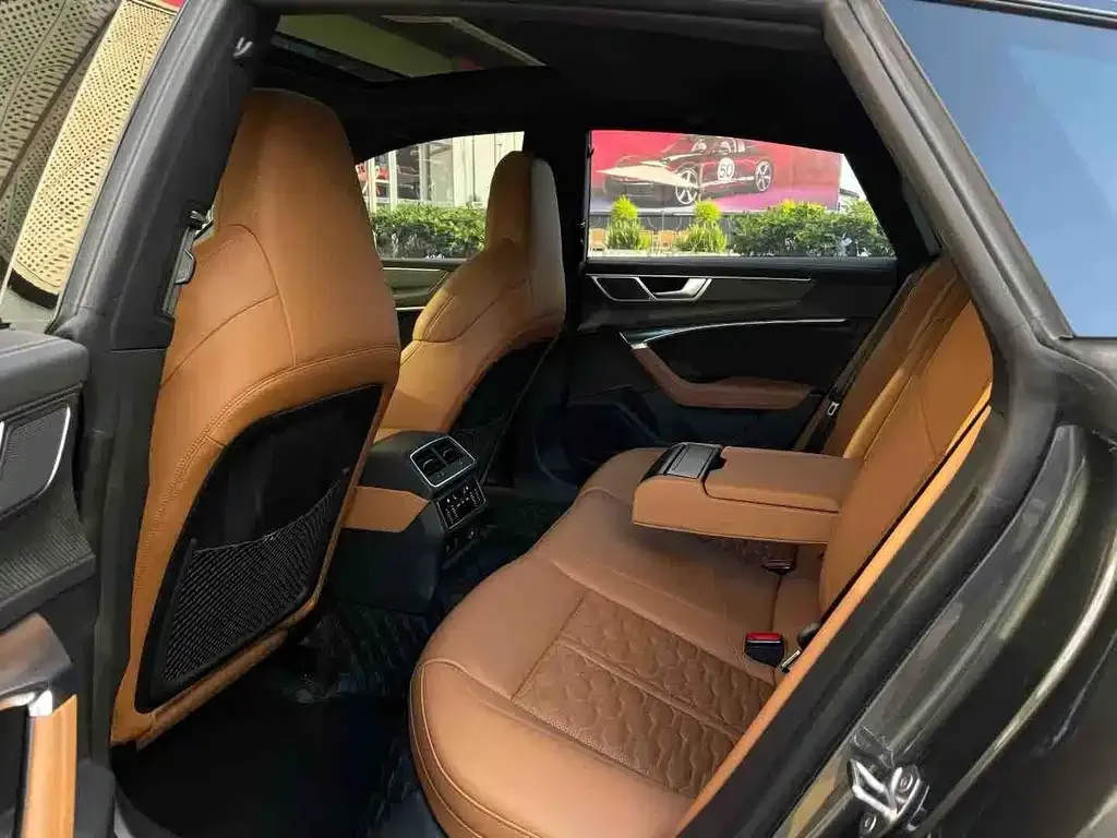 Audi RS 7 2021 из CN, фото 5