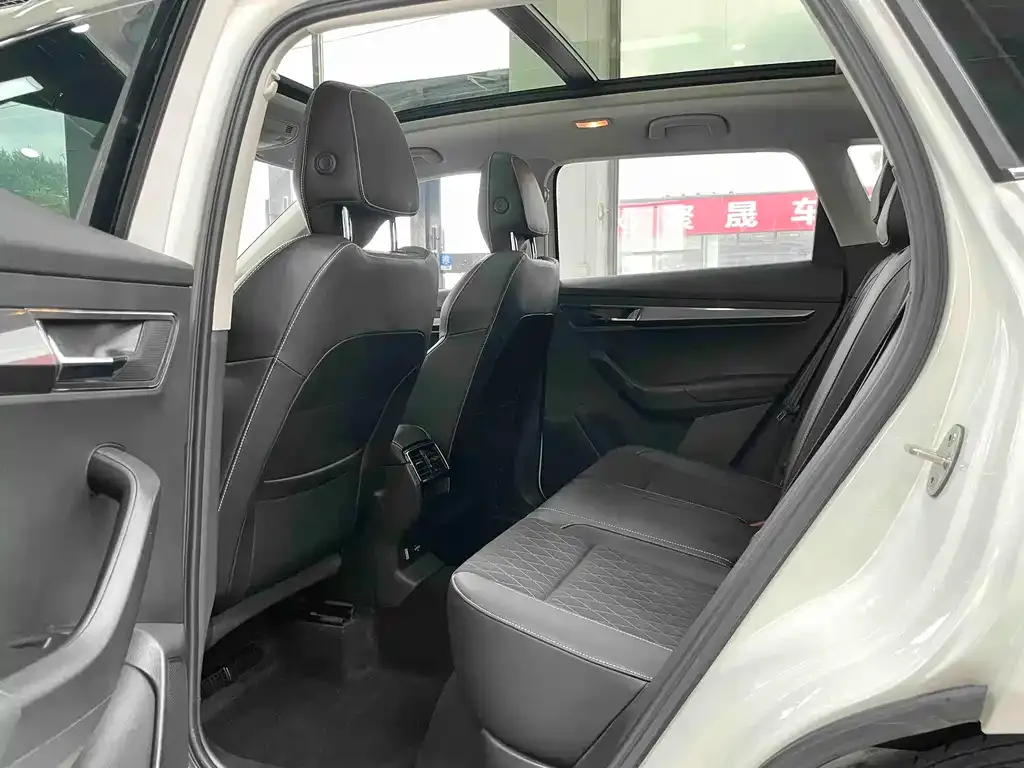 Skoda Karoq 2021 из CN, фото 4