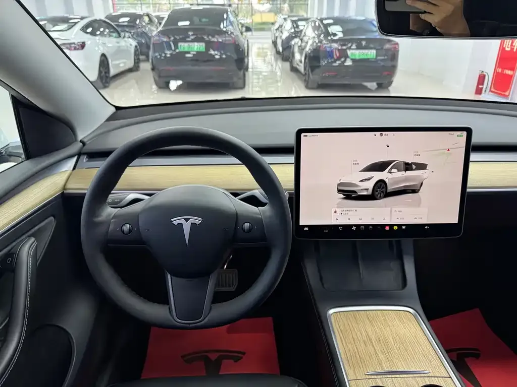Tesla Model Y — фото 4
