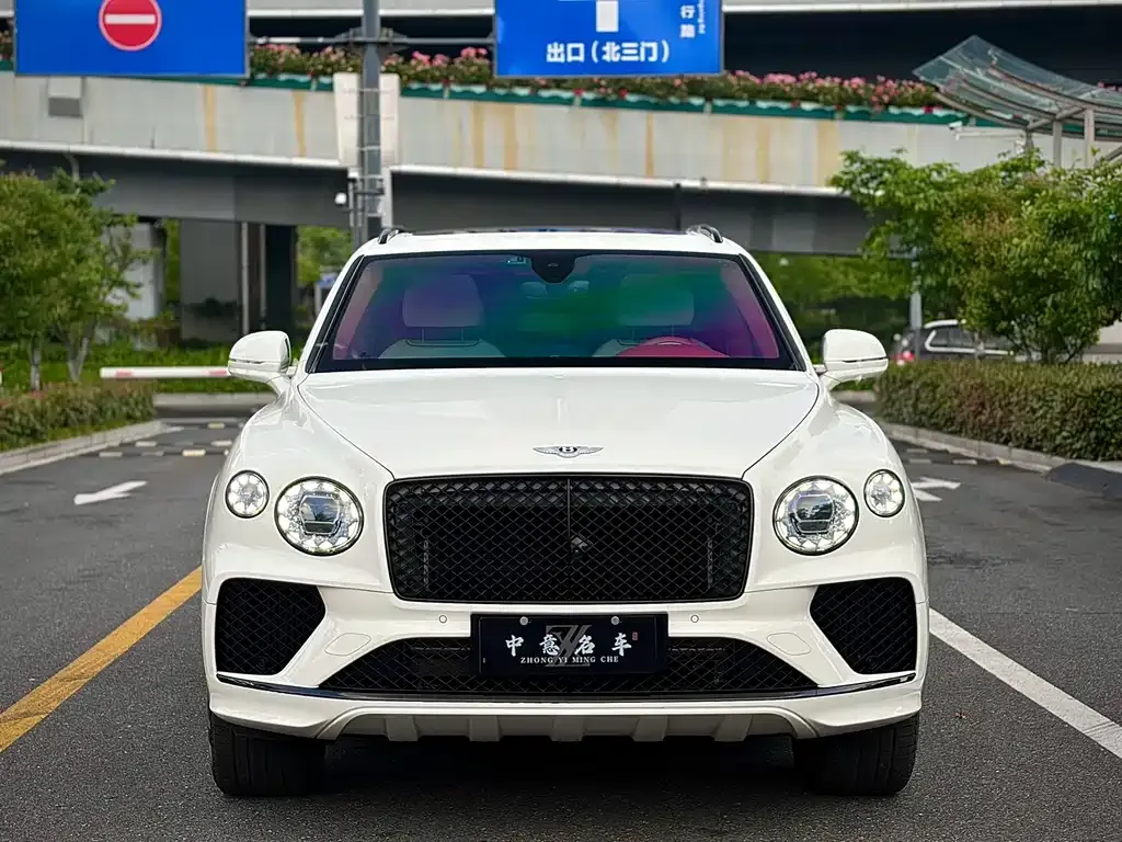 Bentley Bentayga — фото 8