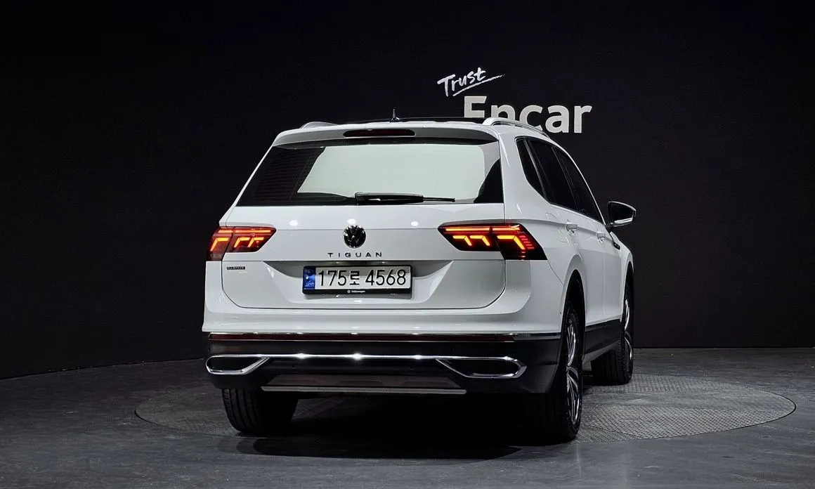Volkswagen Tiguan — фото 9