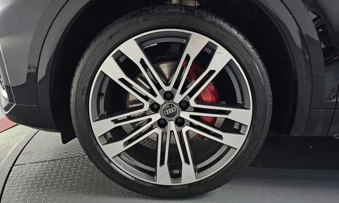Audi SQ5 2021 из KR, фото 3