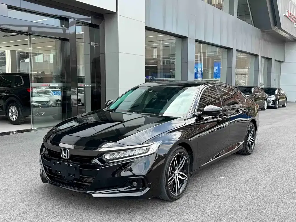 Honda Accord — фото 1