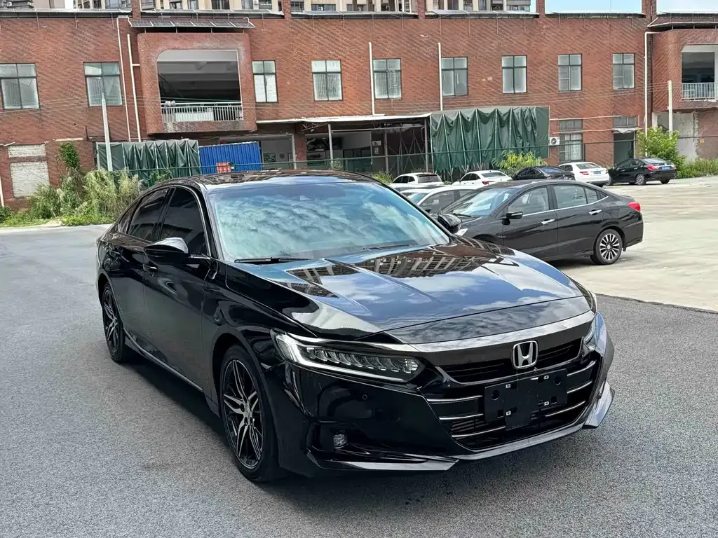 Honda Accord — фото 7
