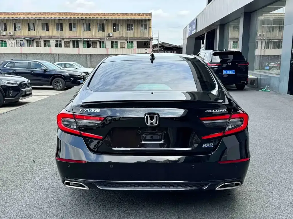 Honda Accord — фото 5