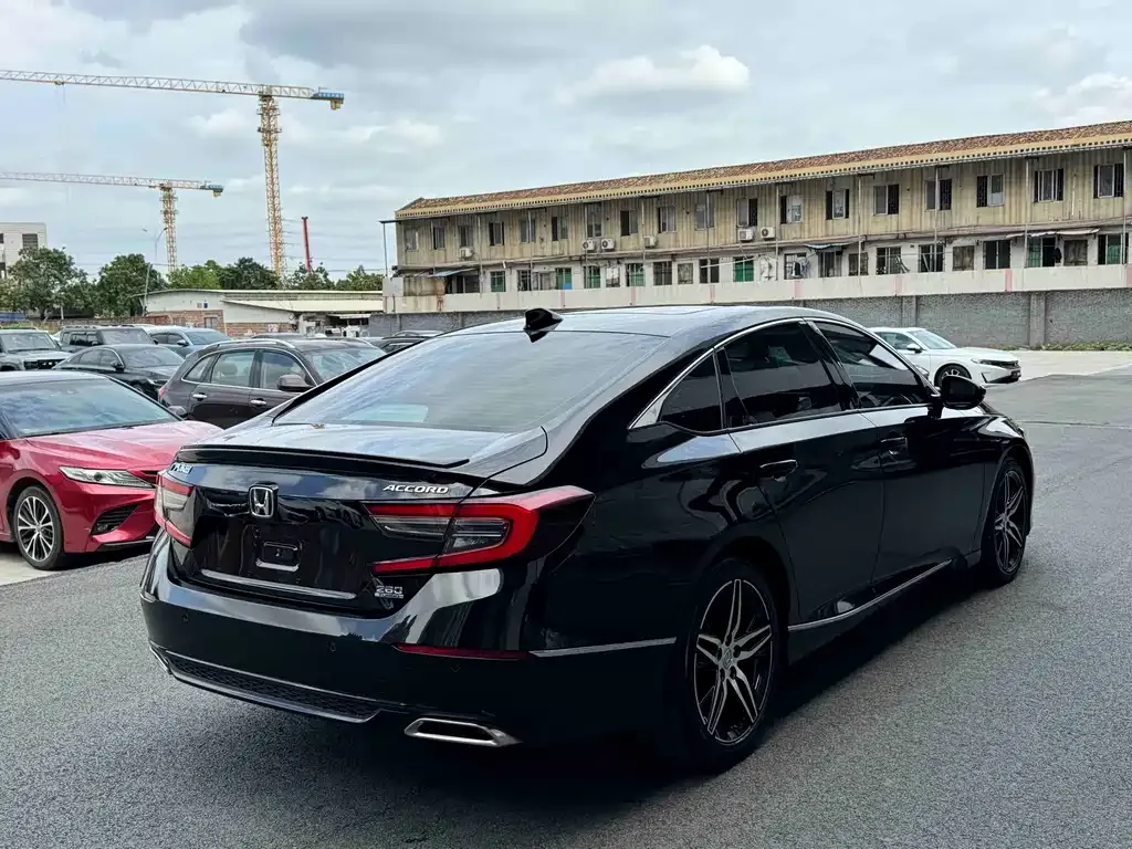 Honda Accord — фото 3