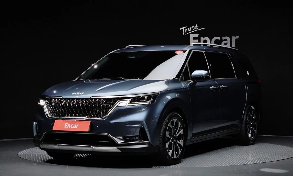 Kia Carnival — фото 1