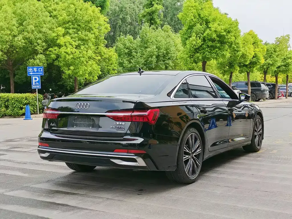 Audi A6L — фото 5