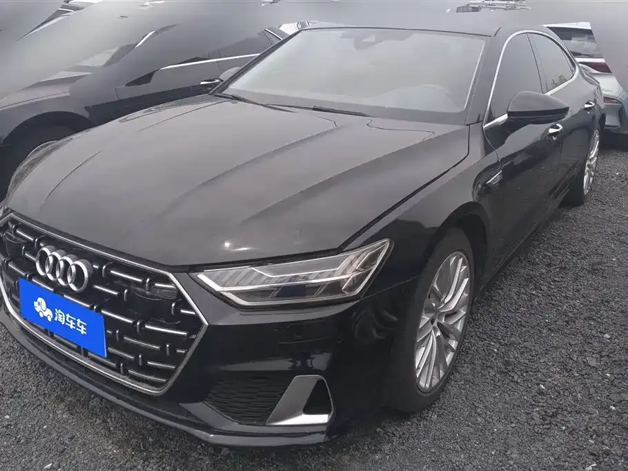 Audi A7L — фото 1